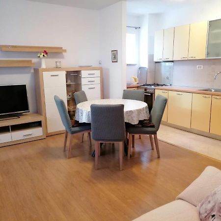 Guest House Lucija Makarska Esterno foto