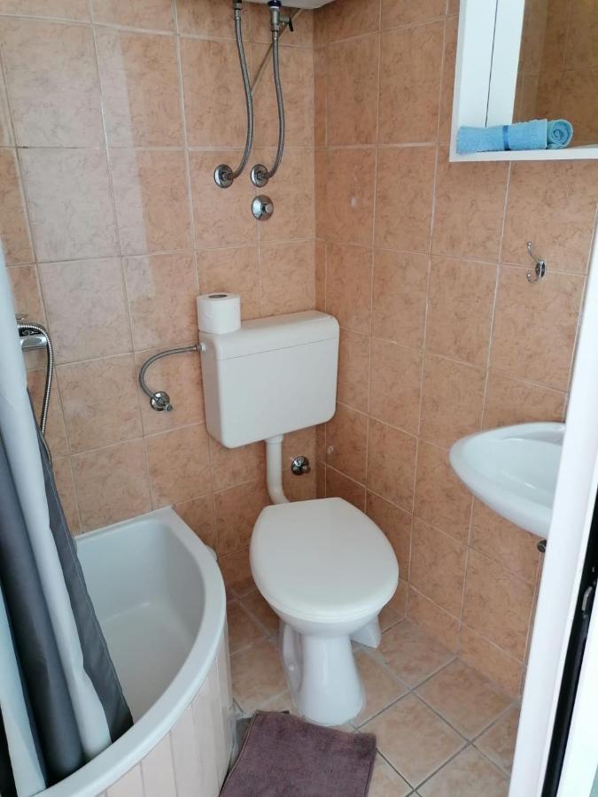 Guest House Lucija Makarska Esterno foto