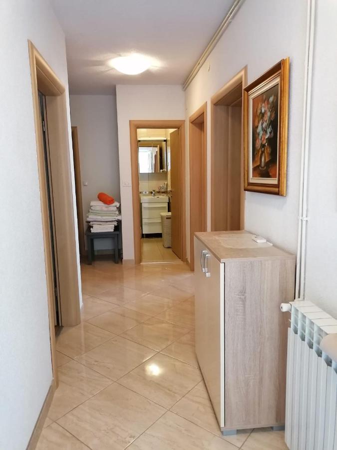 Guest House Lucija Makarska Esterno foto
