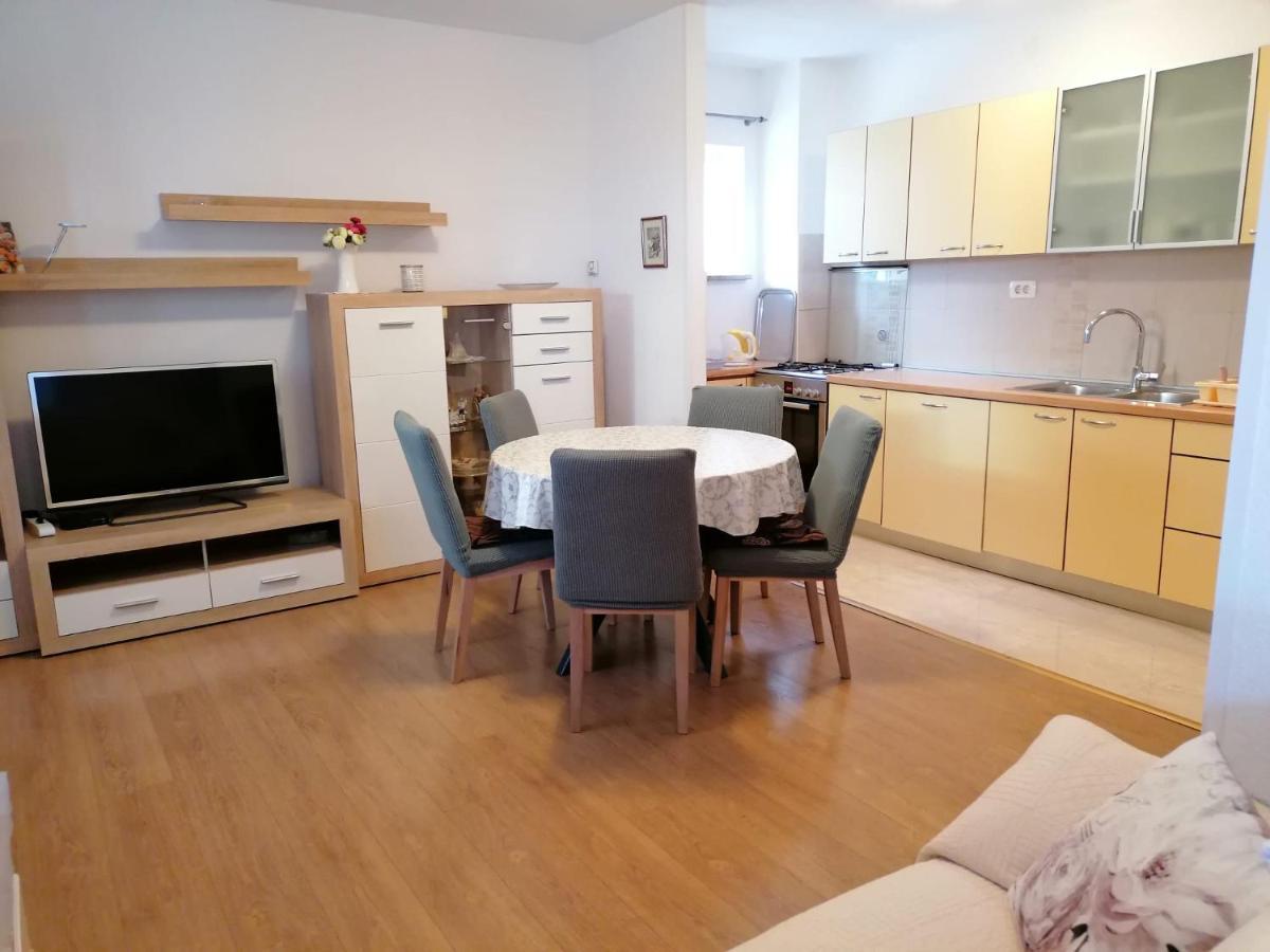 Guest House Lucija Makarska Esterno foto
